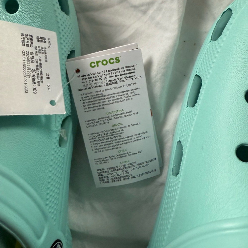 Aquamarine Crocs! - Picture 2 of 4